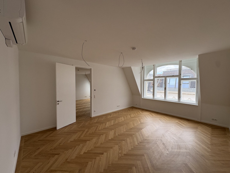 Wohnung - 1010, Wien - Stilvolle 4 Zimmer Altbau-Wohnung mit großzügiger Dachterrasse im Herzen von 1010 Wien zu mieten