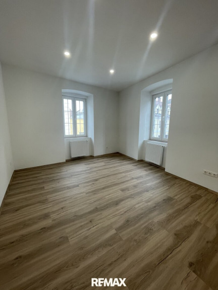 Wohnung - 2700, Wiener Neustadt - Top sanierte Eigentumswohnung für Anleger