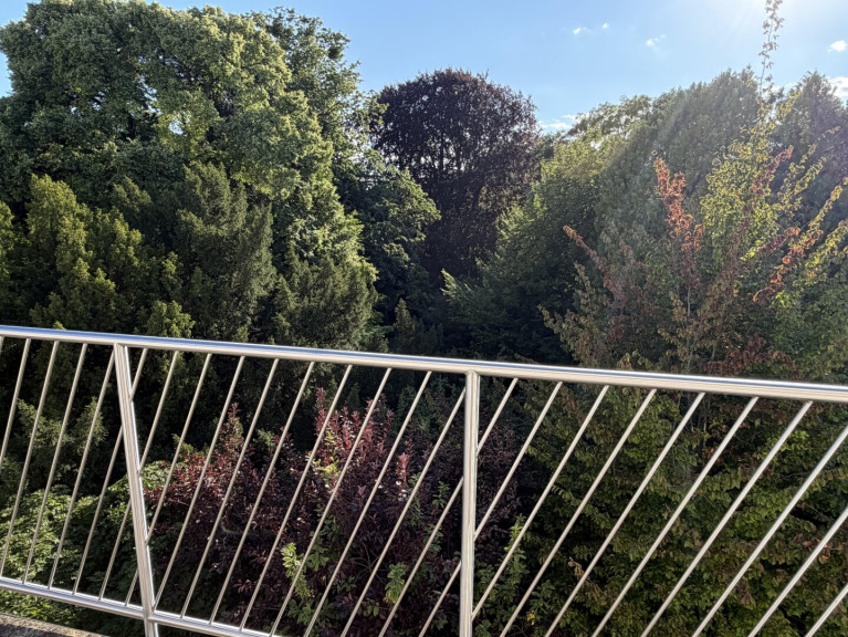 Wohnung - 1190, Wien - Geweygasse - 3 Zimmer DG mit 2 Balkonen und parkähnlichem Gemeinschaftsgarten