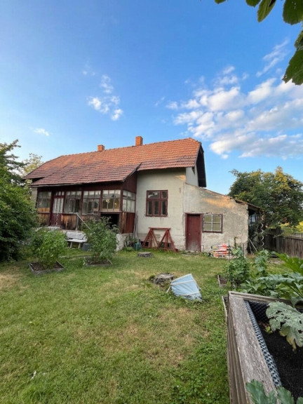 Grundstück - 2630, Pottschach - Kleines, aber feines Baugrundstück mit altem Wohnhaus in Ternitz, Ortsteil Pottschach, zu verkaufen