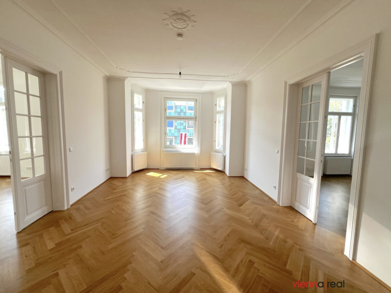 Wohnung - 1090, Wien - Generalsanierte lichtdurchflutete und ruhige 5-Zimmer Altbauwohnung mit separater Küche, Balkons, 2 Bädern und Abstellraum