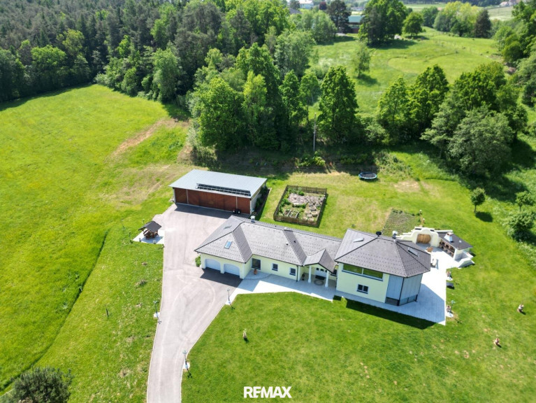 Haus - 7532, Litzelsdorf - ****Alleinlage**** Einzigartige Liegenschaft mit 6,3 ha Eigengrund