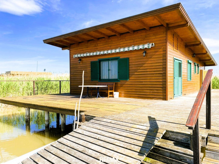 Haus - 7072, Mörbisch am See - Ein Logenplatz am Wasser – Exklusive Seehütte auf Eigengrund im Neusiedler See!