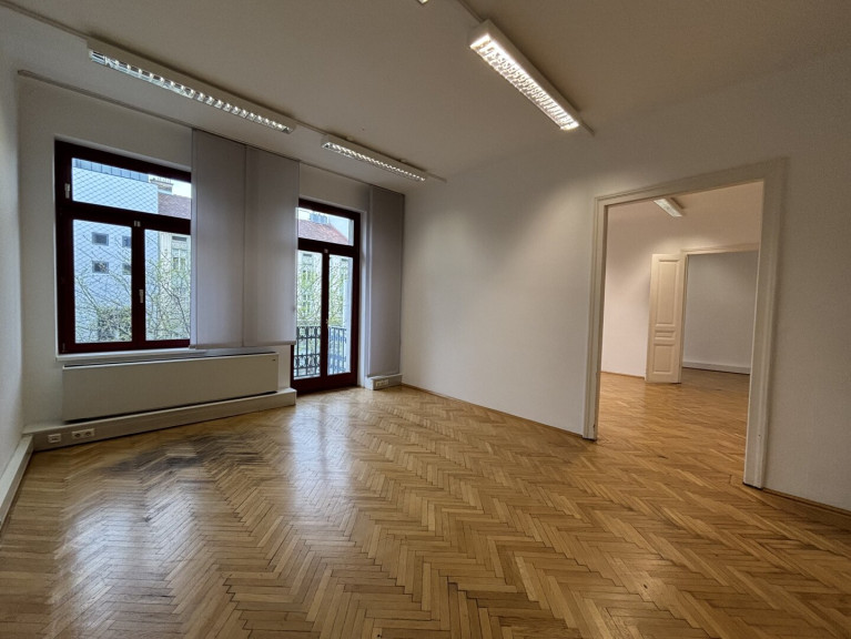 Büro / Praxis - 1060, Wien - 1060! Altbaubüro mit Balkon direkt auf der Mariahilfer Straße!