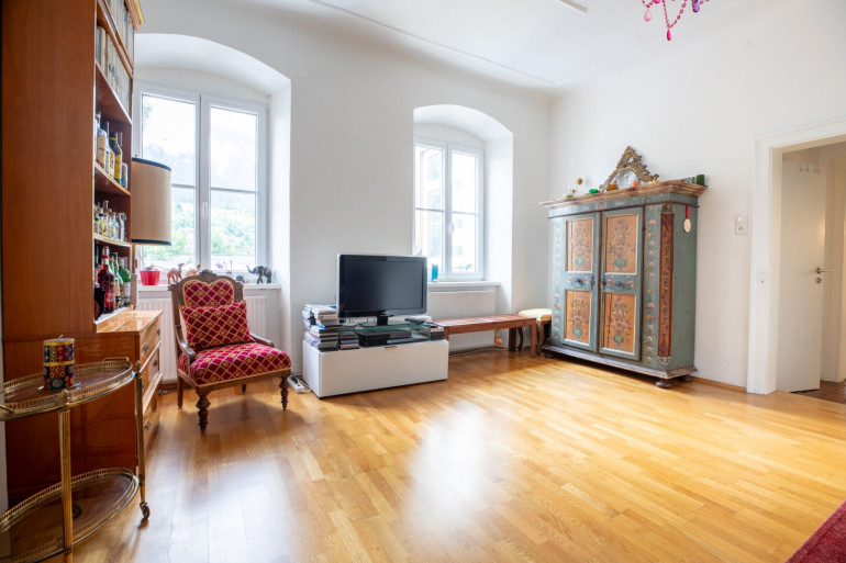 Wohnung - 6020, Innsbruck - Stilvolle Altbauwohnung im Herzen von Innsbruck – Großzügiges Wohnen in bester Innenstadtlage