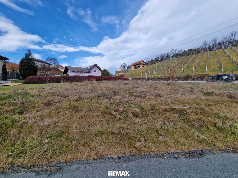 Grundstück - 8230, Flattendorf - Schönes Baugrundstück mit Sicht auf Weinberge.