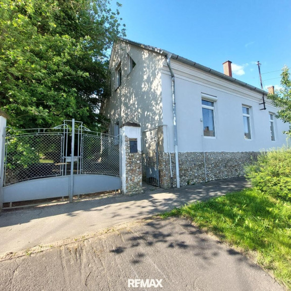 Haus - 7561, Heiligenkreuz im Lafnitztal - UNGARN - gepflegtes Dreiparteienwohnhaus