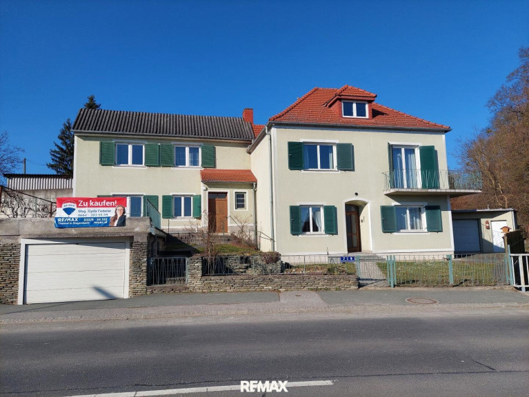Haus - 7540, Güssing - Zwei Wohnhäuser in zentraler Lage, 2 Garagen, Terrasse und kleiner Garten