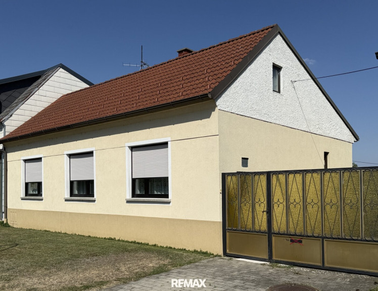 Haus - 2424, Zurndorf - Charmantes Landhaus mit Nebengebäuden und großen Garten