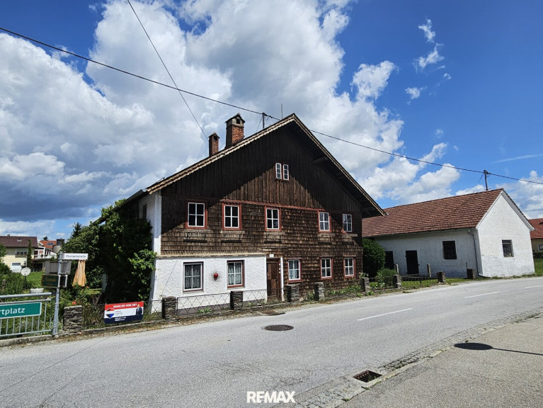 Haus - 5145, Neukirchen an der Enknach - Altes Haus auf schönem Grundstück