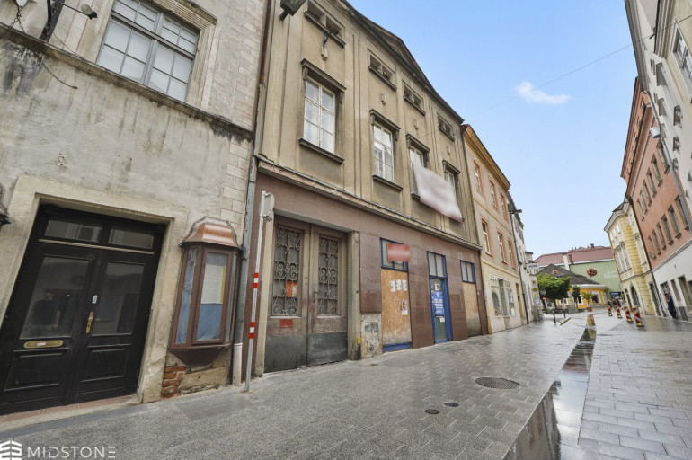 Zinshaus Renditeobjekt - 3500, Krems an der Donau - Ein Stück Kremser Geschichte: Zinshaus mit Entwicklungspotenzial in Top-Lage