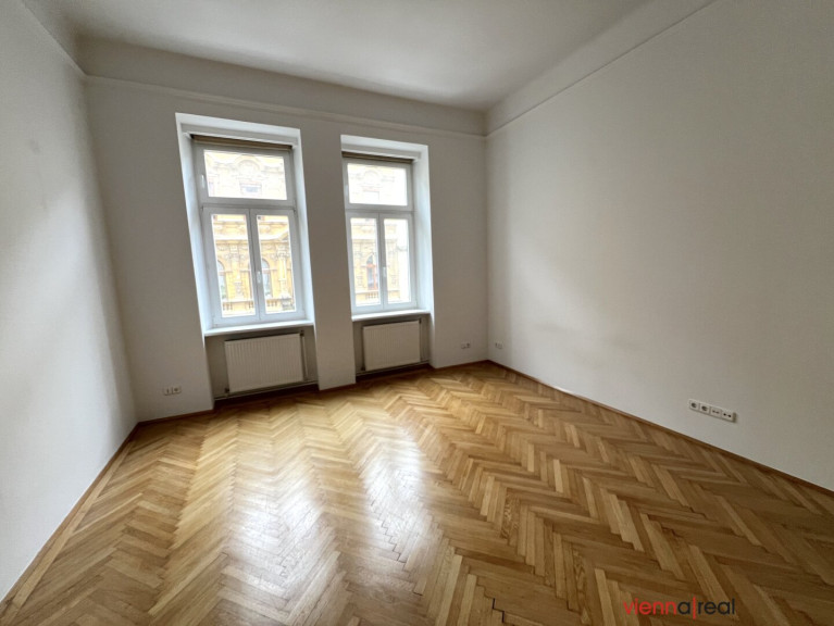 Wohnung - 1040, Wien - UNBEFRISTET - Geräumige 4,5 Zimmer Altbauwohnung im 2. Liftstock - WG geeignet