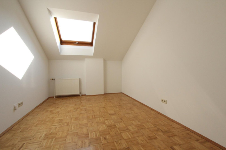 Wohnung - 1090, Wien - CHARMANTE-2-ZIMMER-DG-WOHNUNG-IN-BESTLAGE-DES-9.BEZIRKS!
