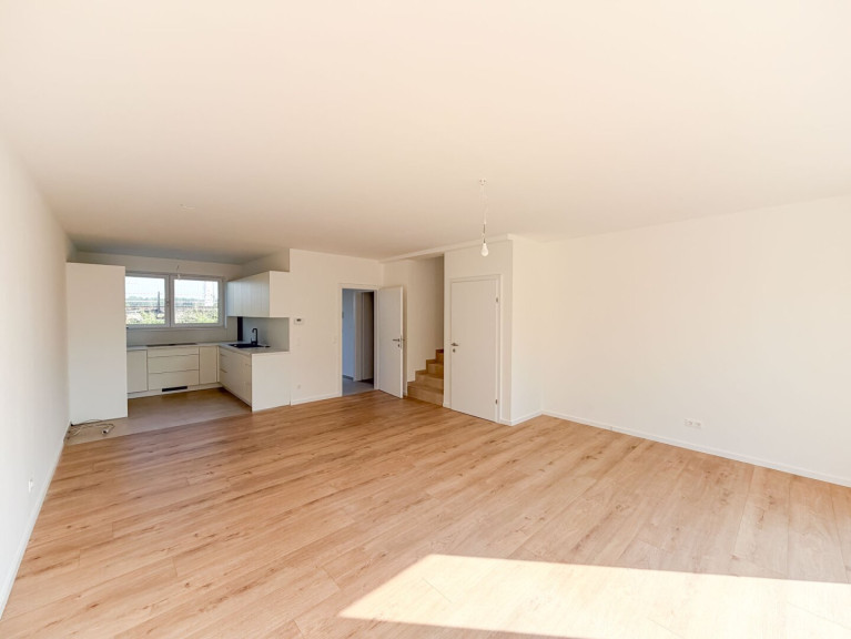 Haus - 2486, Landegg - Haus mit Garten und 2 Parkplätzen vor der Tür in Pottendorf-Landegg Nähe Bahnhof!