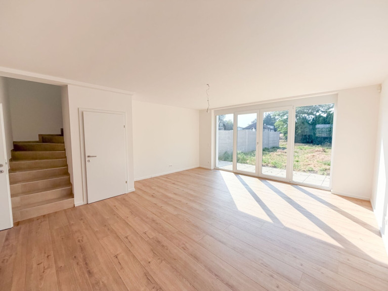 Haus - 2486, Landegg - LETZTES HAUS! Haus mit 206 m2 Garten und 2 Parkplätzen vor der Tür in Pottendorf-Landegg Nähe Bahnhof!