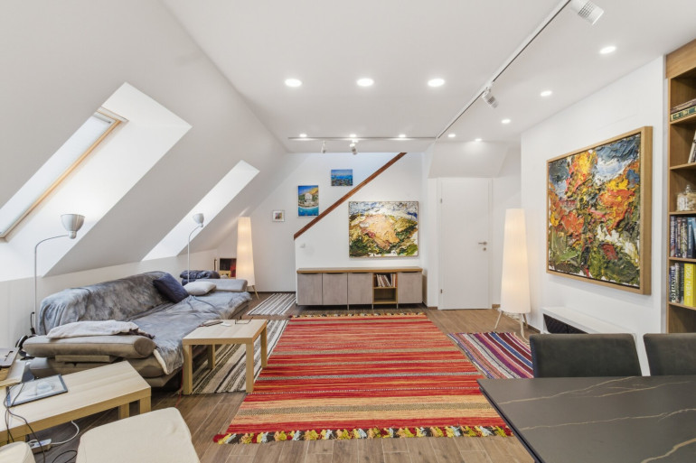 Wohnung - 1100, Wien - Über den Dächern von Wien: 2,5-Zimmer-Maisonette mit Sonnenterrasse, U1 Troststraße