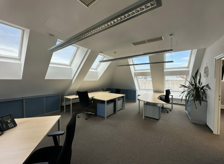 Büro / Praxis - 1020, Wien - Komplett modern möbliertes City-Büro mit Klimaanlage - 300m vom 1. Bezirk entfernt.