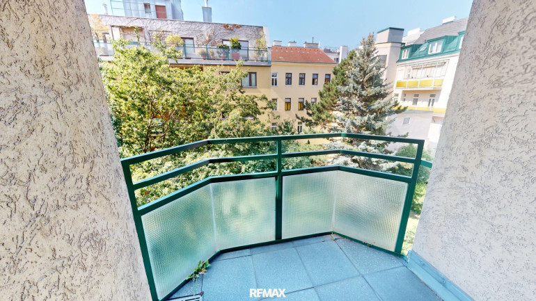 Wohnung - 1180, Wien - Komplett hof- und südseitige 3-Zimmer-Loggia-Wohnung im 4. Liftstock nahe Aumannplatz