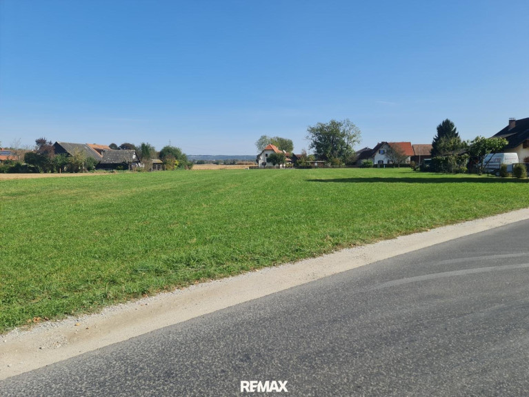 Grundstück - 8431, Gralla - Baugrundstück 705m² in 8431 Gralla, Steiermark – Ihr Traum vom Eigenheim wartet!