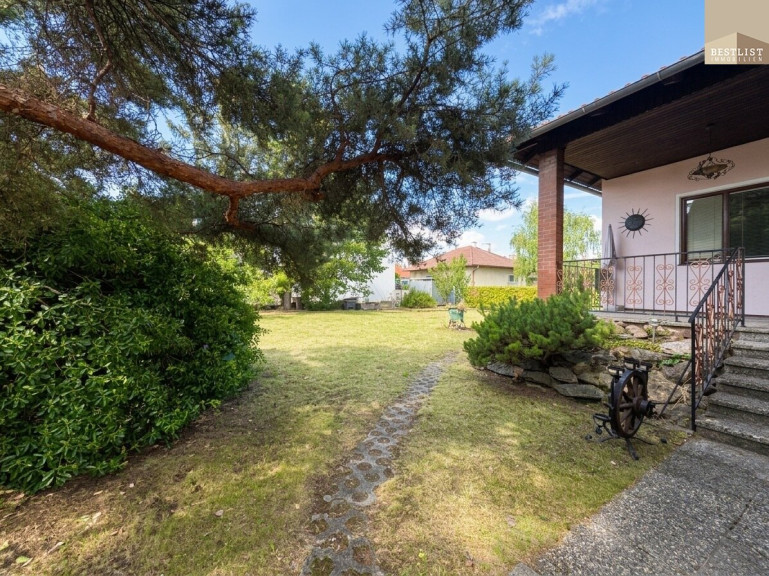 Haus - 2603, Felixdorf - Charmanter Bungalow mit großem Garten und viel Potenzial in Felixdorf