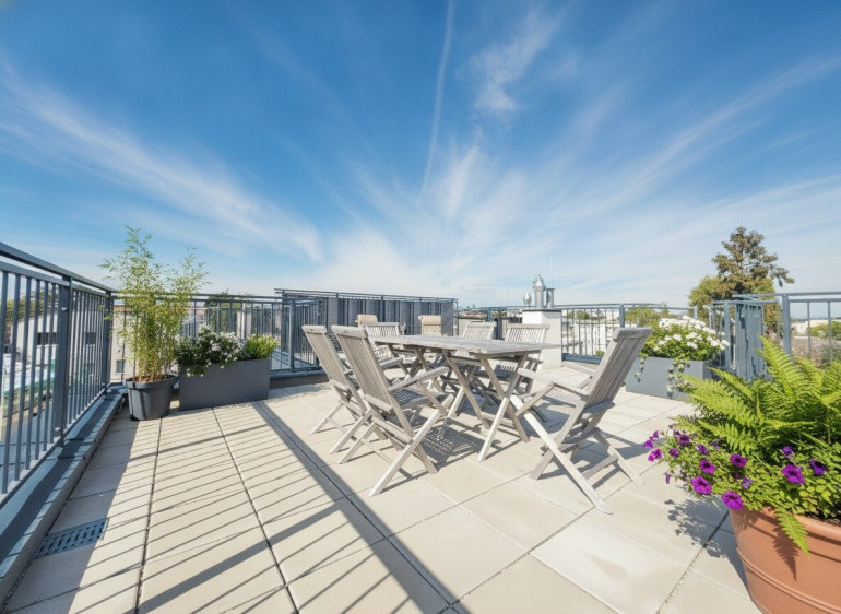 Wohnung - 1220, Wien - Penthouse-Flair mit sonniger Dachterrasse & maßgefertigter Tischlerausstattung