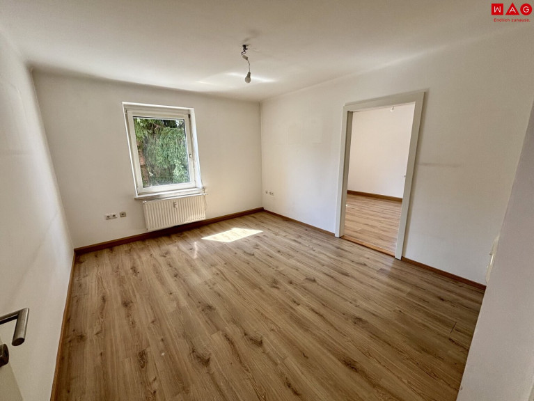 Wohnung - 4400, Steyr - Aktuell in Sanierung! Gemütliche 3-Zimmer-Wohnung mit lichtdurchfluteten Räumen, traumhaftem Grünblick, durchdachtem Grundriss und vielseitigen Gestaltungsmöglichkeiten in hervorragender Lage!