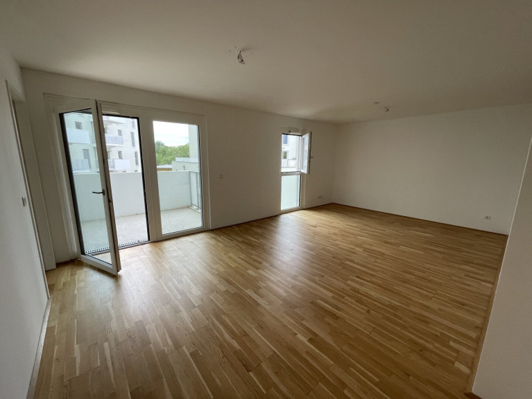 Wohnung - 1220, Wien - Neubau: 4-Zimmer mit Balkon ab sofort
