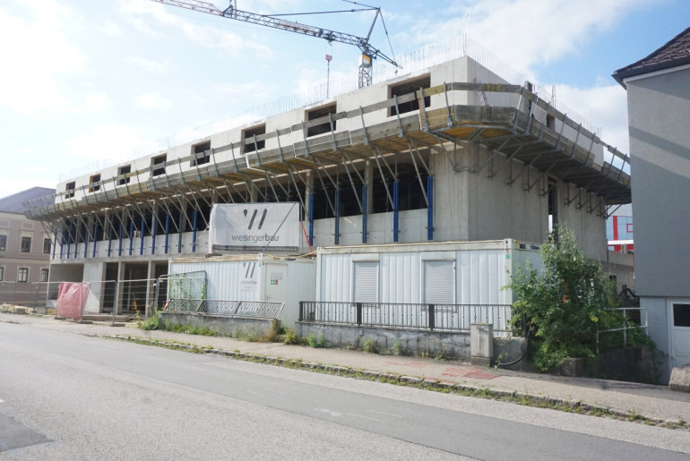 Büro / Praxis - 4910, Ried im Innkreis - Im Bau befindliche - top ausgestattete Büro-/Geschäftsfläche mit eigenen PKW-Freistellplätzen