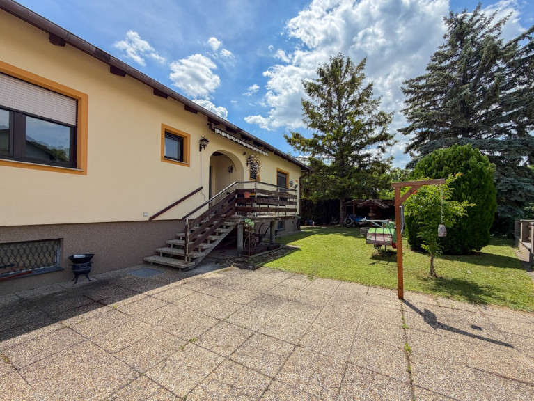 Haus - 2442, Unterwaltersdorf - FREIRAUM UND PRIVATSPHÄRE - Einfamilienhaus mit Garage, Pool und großem Garten - voll unterkellert