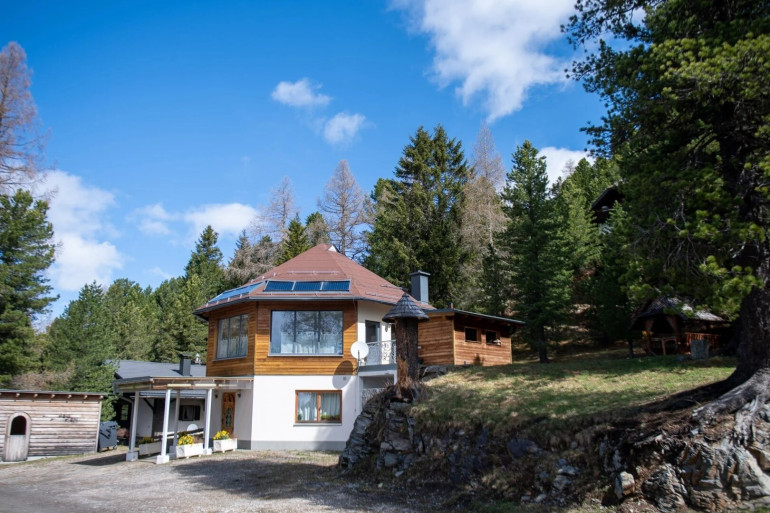 Haus - 9565, Reichenau - Alpenidylle mit Potenzial - begonnenes Wellnessgebäude auf Zweitwohnsitz-Grundstück