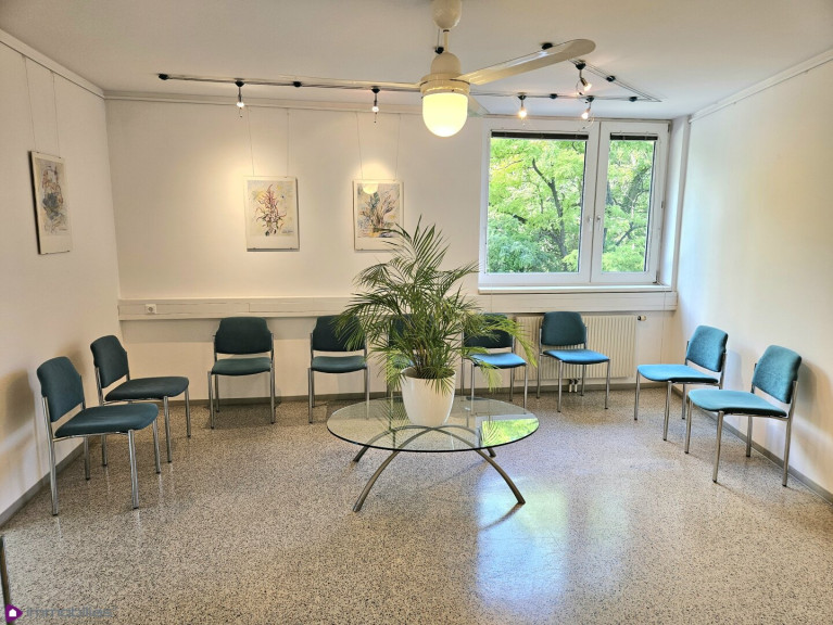 Büro / Praxis - 1220, Wien - Repräsentative Praxisliegenschaft in Bestlage!- Gemeinschaftspraxis möglich