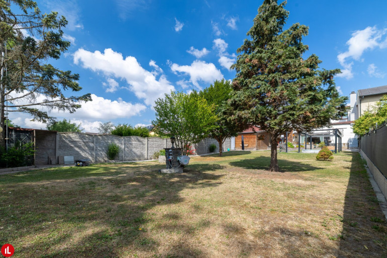 Haus - 2320, Schwechat - Sehr gepflegtes Wohnhaus mit Garten, Pool & Wellnessbereich in Schwechat