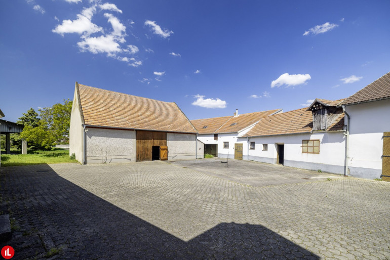Land und Forstwirtschaft - 2431, Enzersdorf an der Fischa - Ehemaliger Vierkanthof in Enzersdorf an der Fischa