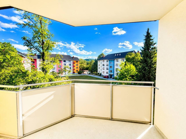 Wohnung - 8054, Graz - Gut geschnittene 2-Zimmer-Wohnung mit Loggia, extra Küche und PKW-Stellplatz