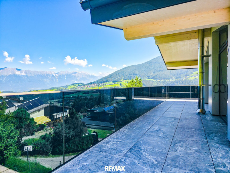 Wohnung - 6020, Innsbruck - Ruhelage sogar in Schönberg! Penthouse der Extraklasse – Lift direkt in die Wohnung | 136 m² Panoramaterrasse | Haus-im-Haus-Konzept
