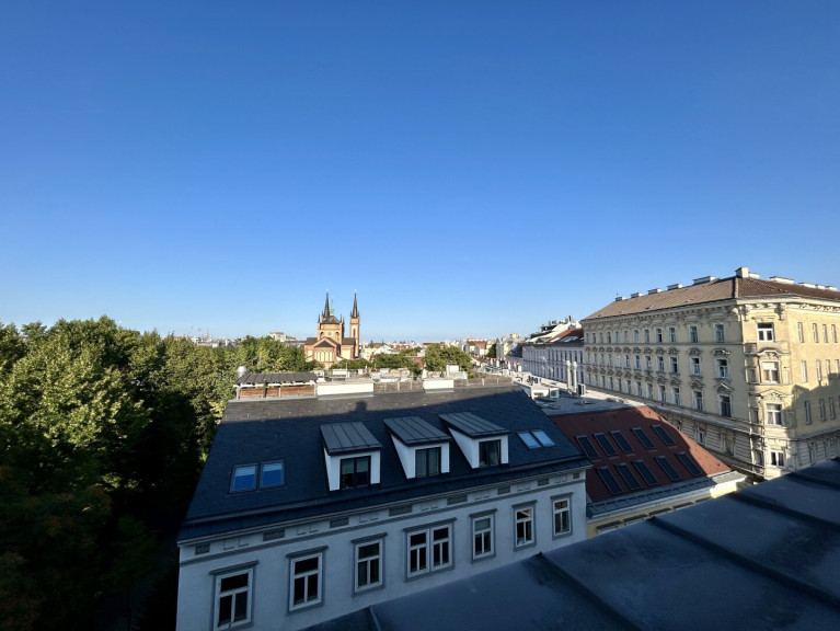 Wohnung - 1070, Wien - 1070! GENERALSANIERTES 4-Zimmer DG mit TRAUMBLICK & 2 Terrassen - ALLES AUF EINER EBENE - ab September 26!