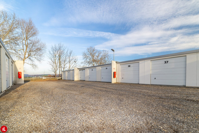 Halle / Lager / Produktion - 2433, Margarethen am Moos - Große Garagenbox in 2433 Margarethen am Moos zu mieten!