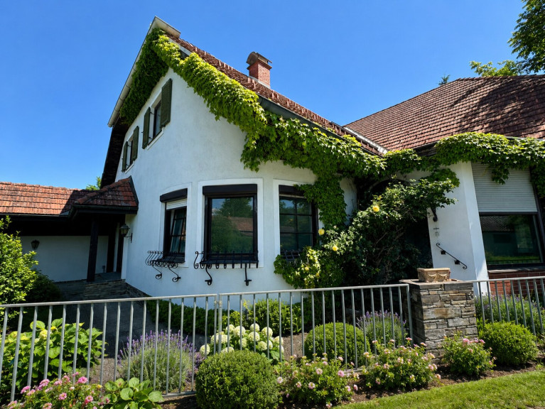 Haus - 8410, Wildon - Ein Zuhause mit Raum für große Pläne: Großzügiges Wohnhaus auf ca. 1.419 m² Grundstück mit Wintergarten, Garten, Garage und vielseitigem Potenzial für Familie, Homeoffice und neue Wohnideen
