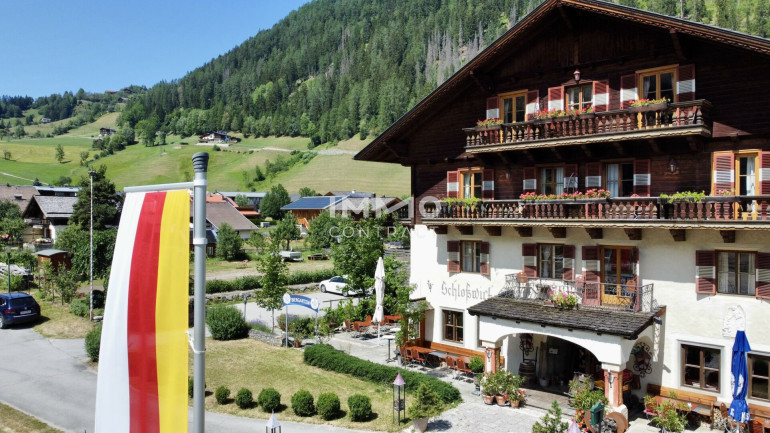 Gastgewerbe - 9843, Großkirchheim - Hotel-Ensemble mit Luxus-Chalets am Tor zum Großglockner