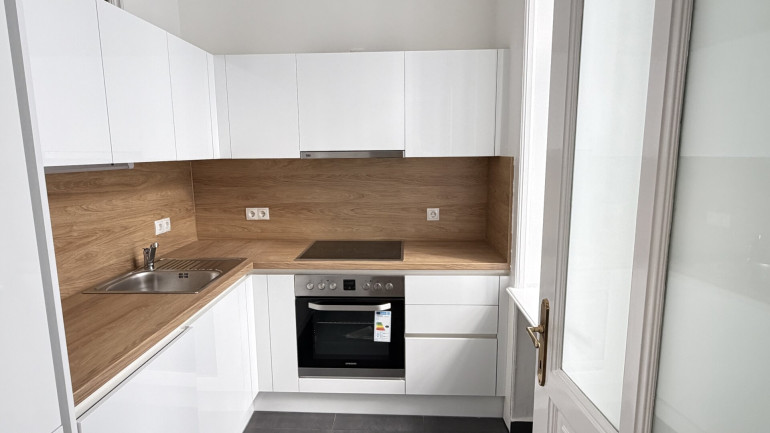 Wohnung - 1030, Wien - Repräsentativer Altbau: Entzückende 2 Zimmer Wohnung in Ruhelage | Top-Lage