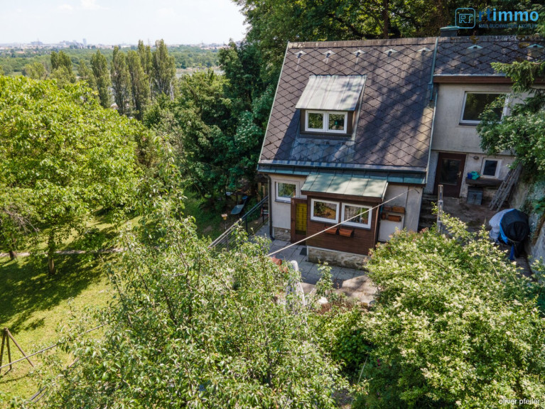Haus - 1190, Wien - SELTENE GELEGENHEIT AM FUSSE DES KAHLENBERGS: Haus mit 835 qm Eigengrund zu kaufen + ca. 2500 qm anschließenden, sehr günstigen Pachtgrund zu übernehmen!