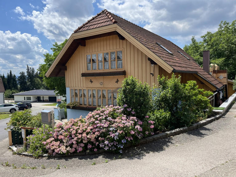 Haus - 4849, Puchkirchen - Preis–Hit! Gepflegtes Landhaus mit Charme  liebevoll gepflegtem Garten & Gartenhäuschen Puchkirchen am Trattberg