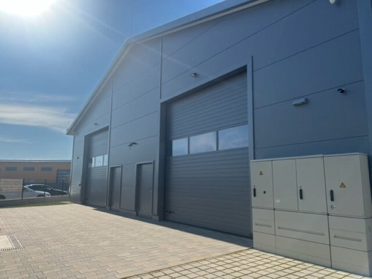 Halle / Lager / Produktion - 2231, Strasshof an der Nordbahn - Neuwertiges Hochregallager 112-226m² in Strasshof,  Stellplatz, Schnellbahn-Nähe, 10€/m²