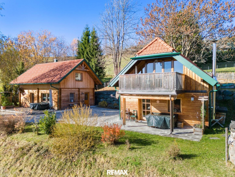 Haus - 9375, Hüttenberg - Einzigartiges Ensemble mit drei Häusern in Naturidylle