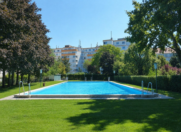 Wohnung - 1210, Wien - Singlewohnung (Anlage mit großem Garten mit Outdoor-Swimmingpool mit viel Flair und Fun)