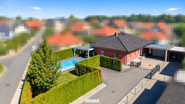 Haus - 8431, Gralla - Top gepflegter Bungalow mit Pool, großer Terrasse und Doppelcarport
