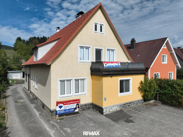 Zinshaus Renditeobjekt - 3680, Persenbeug - Haus mit 4 Wohneinheiten in Persenbeug, Bezirk Melk