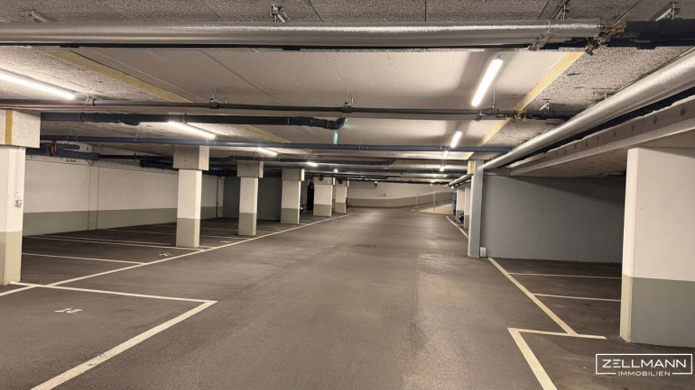 Immobilie - 1140, Wien - PENZING |TIEFGARAGENSTELLPLATZ NAHE U3 HÜTTELDORFER STRASSE – KOMFORTABLER ECKSTELLPLATZ | ZELLMANN IMMOBILIEN
