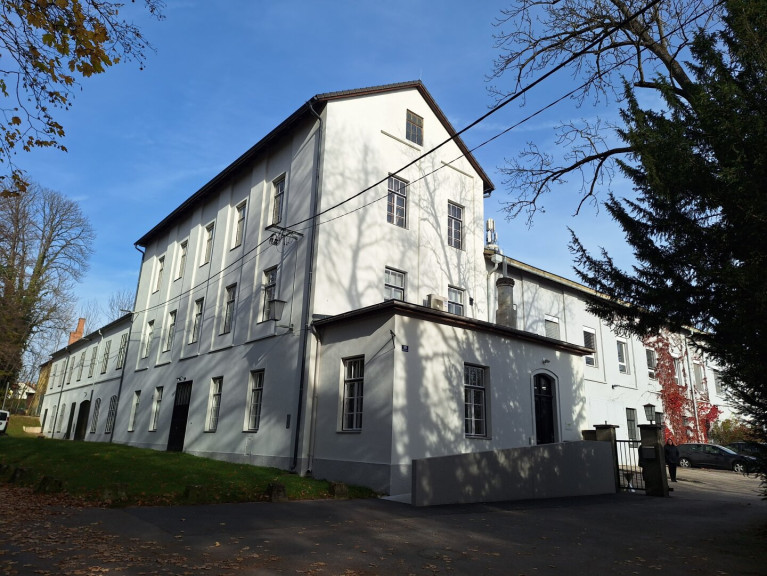 Büro / Praxis - 2630, Pottschach - Stylische Büro- oder Praxisfläche in Ternitz, Ortsteil Pottschach zu vermieten