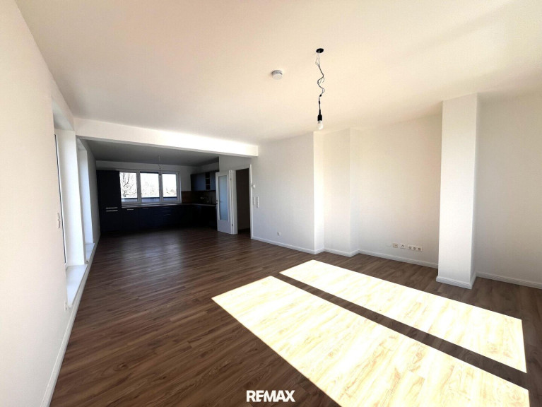 Wohnung - 2700, Wiener Neustadt - "Wohnung mit Terrasse und Parkplatz"